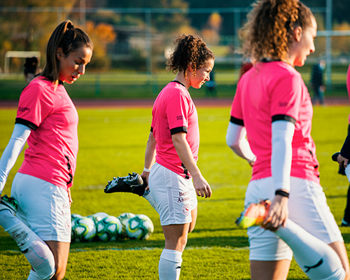 11 maillots en vente pour Octobre Rose
