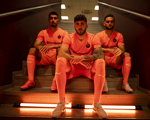 Orange is the new black : Maillot third 2021-2022