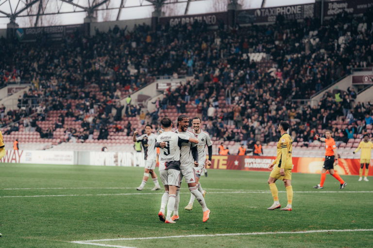 2025-11-30-SFC-YB--104