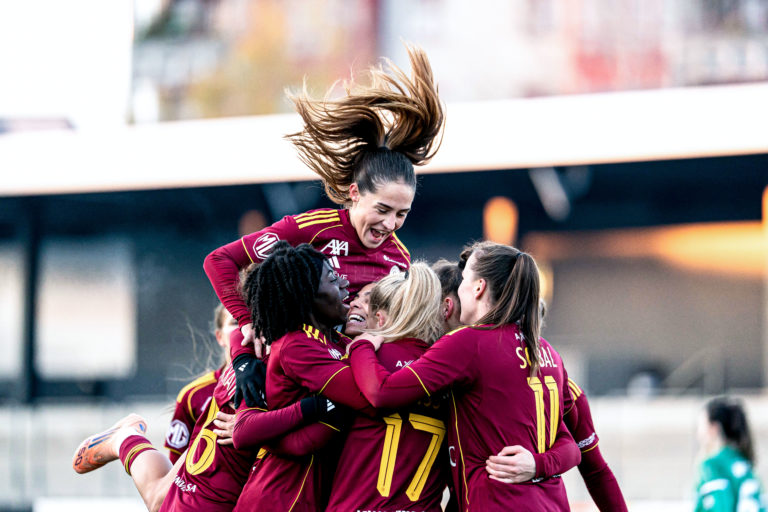 AXA Womens Super League 2025/26 - SFC St.Gallen 1879 v Servette FC Chenois Feminin - Lidl Sportpark Bergholz - Lidl Arena