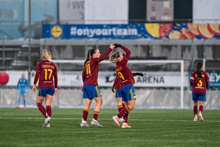 AXA Womens Super League 2025/26 - SFC St.Gallen 1879 v Servette FC Chenois Feminin - Lidl Sportpark Bergholz - Lidl Arena