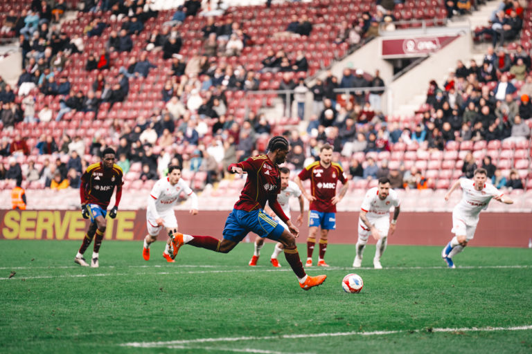 2026-02-08-SFC-THUN-010