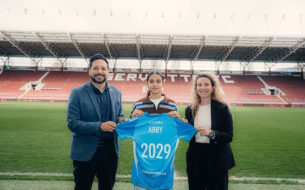 Premier contrat professionnel pour Abby Blanco !
