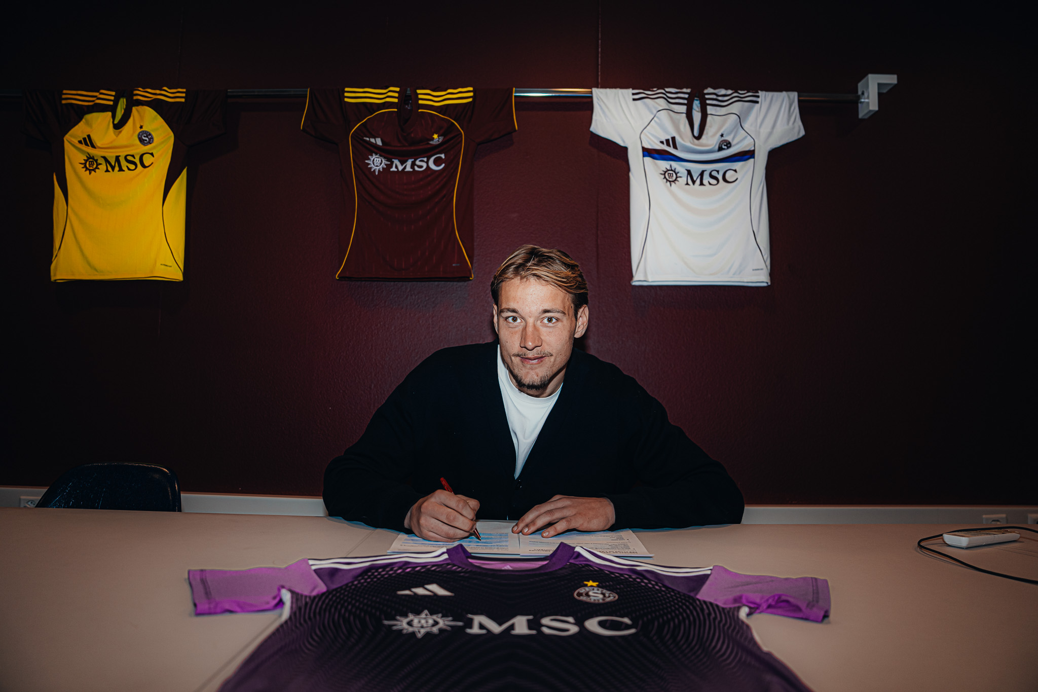 Medard Rieder Contrat jusqu'en 2027 pour Rieder - Servette FC